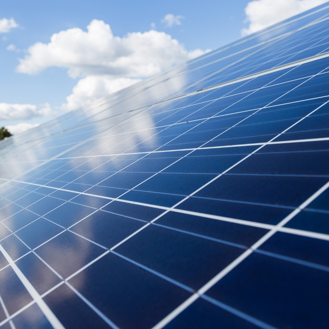 Panneaux solaires photovoltaïques : les batteries domestiques, de plus en plus intéressantes ?